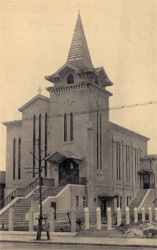 震災後に再建された現在の会堂
